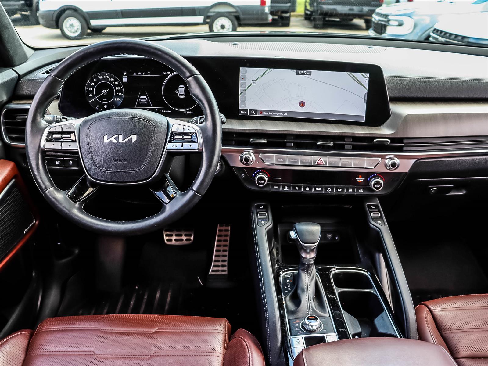 2024 Kia Telluride SX Limited w/Mahogany Interior AWD - Thumbnail 11