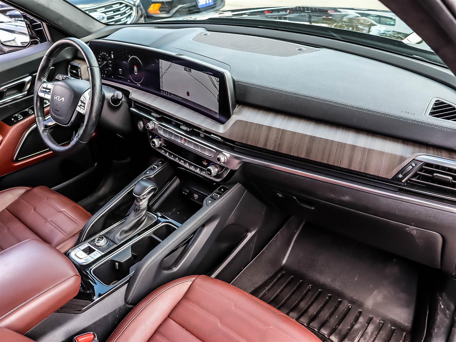 2024 Kia Telluride SX Limited w/Mahogany Interior AWD - Thumbnail 16