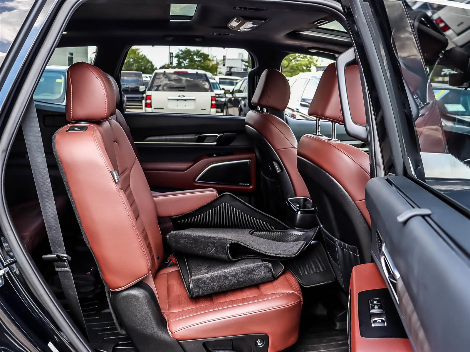 2024 Kia Telluride SX Limited w/Mahogany Interior AWD - Thumbnail 19