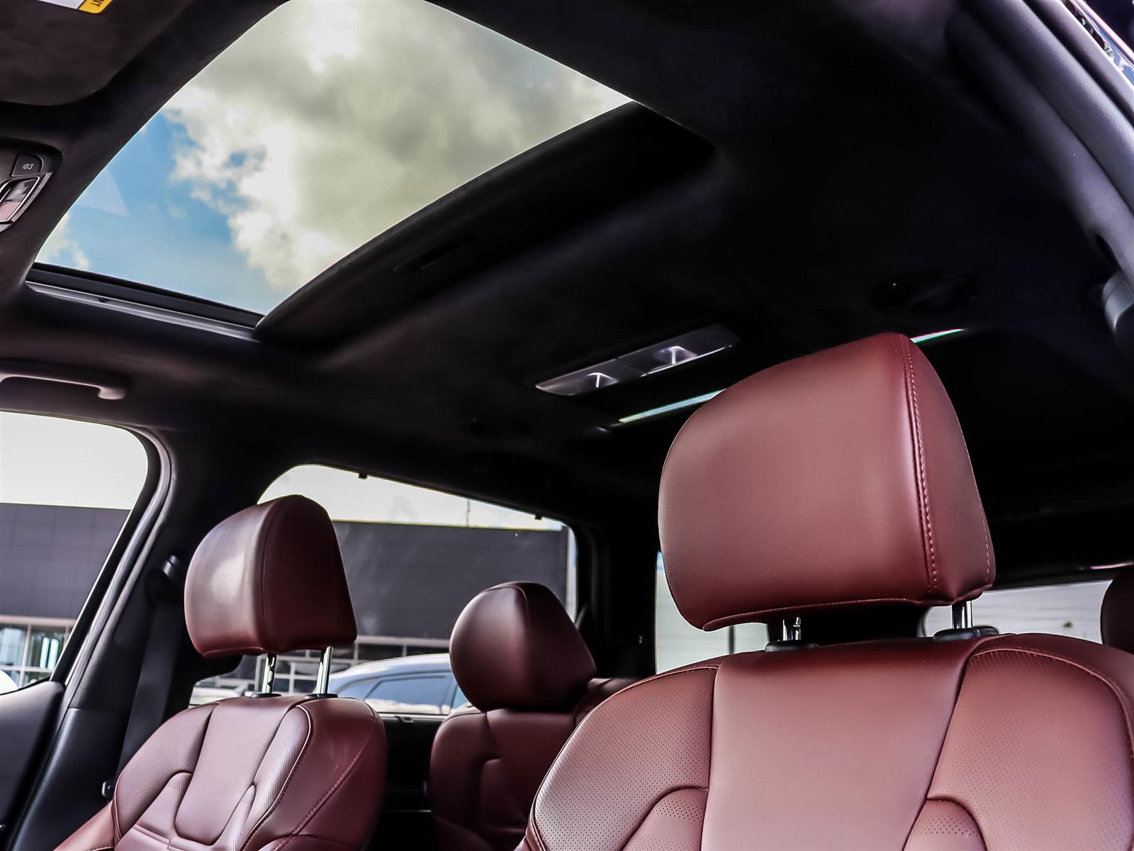 2024 Kia Telluride SX Limited w/Mahogany Interior AWD - Thumbnail 28