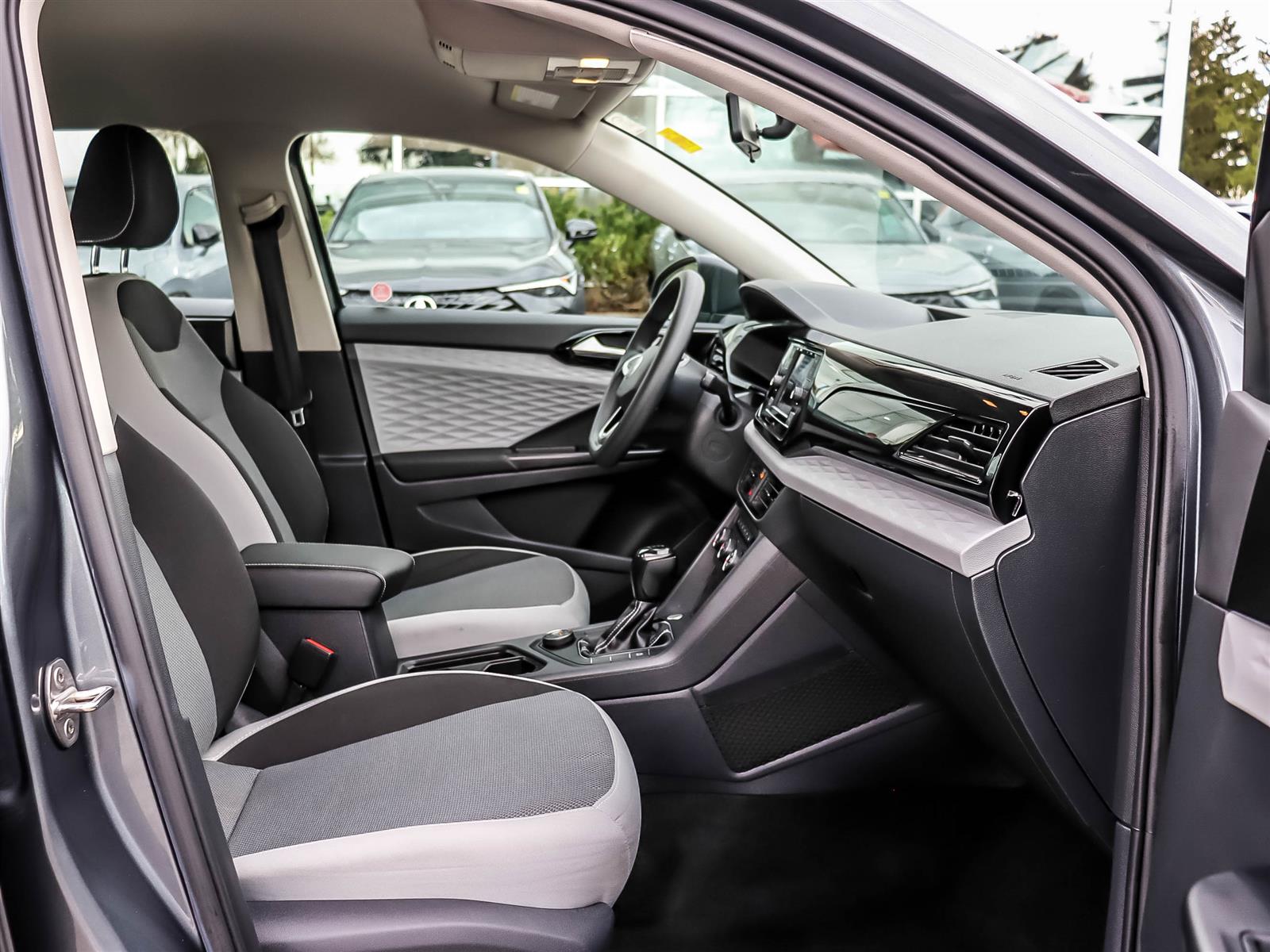 2022 Volkswagen Taos Trendline - Thumbnail 15