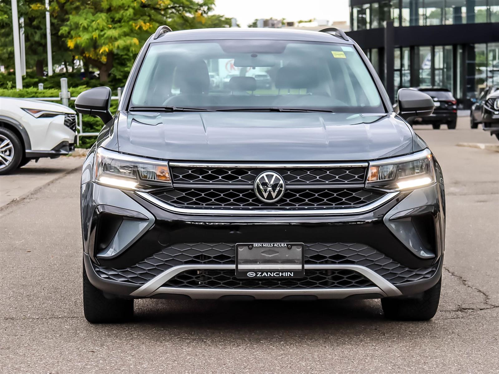 2022 Volkswagen Taos Trendline - Thumbnail 2