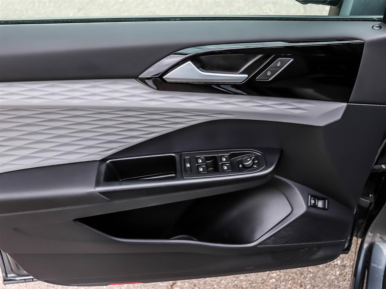 2022 Volkswagen Taos Trendline - Thumbnail 6