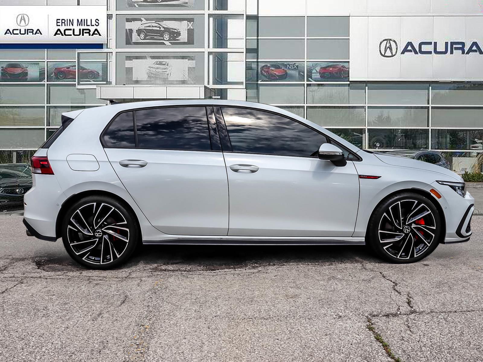 2024 Volkswagen Golf GTI Performance - Thumbnail 3