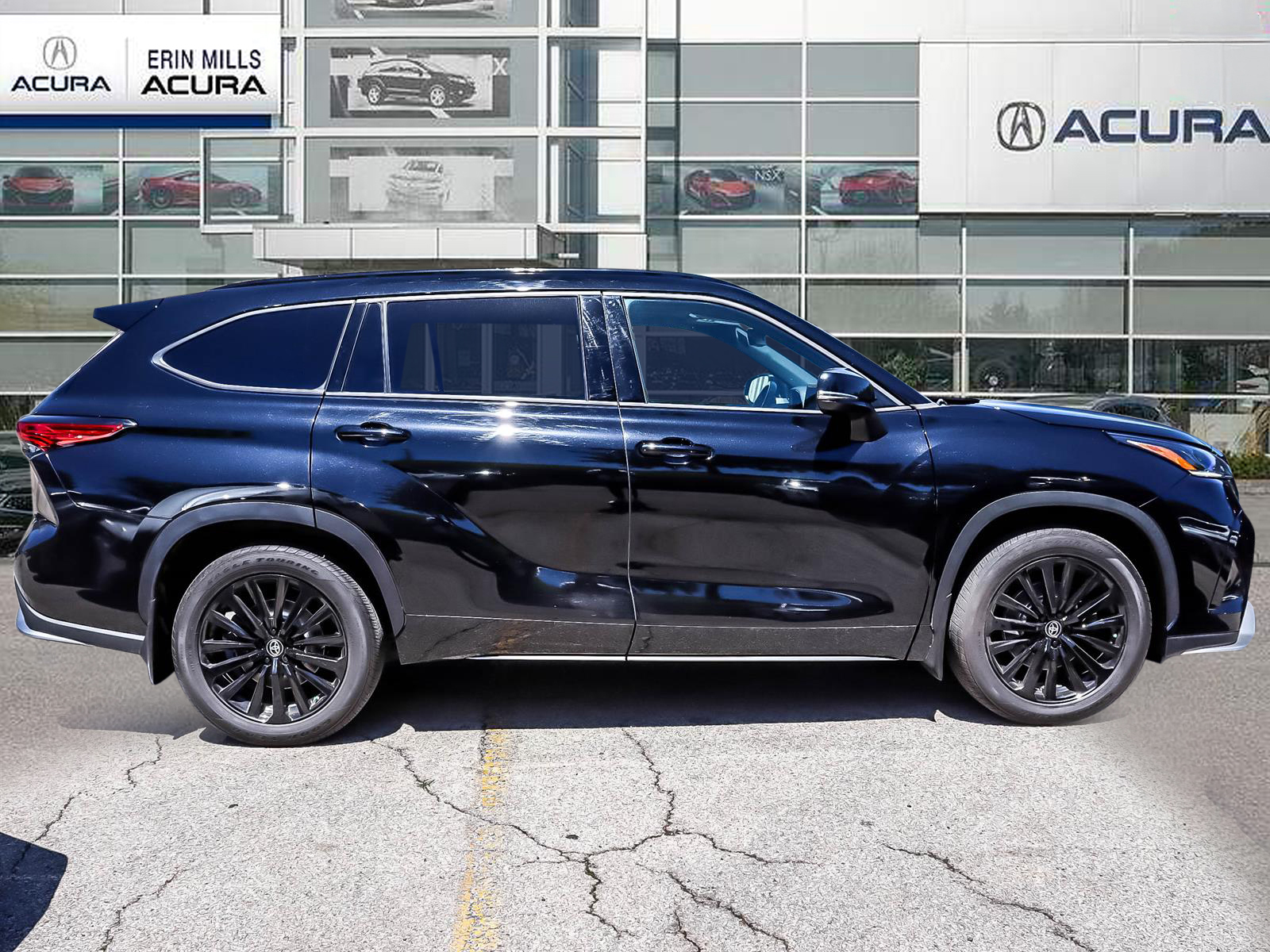 2023 Toyota Highlander XSE - Thumbnail 3