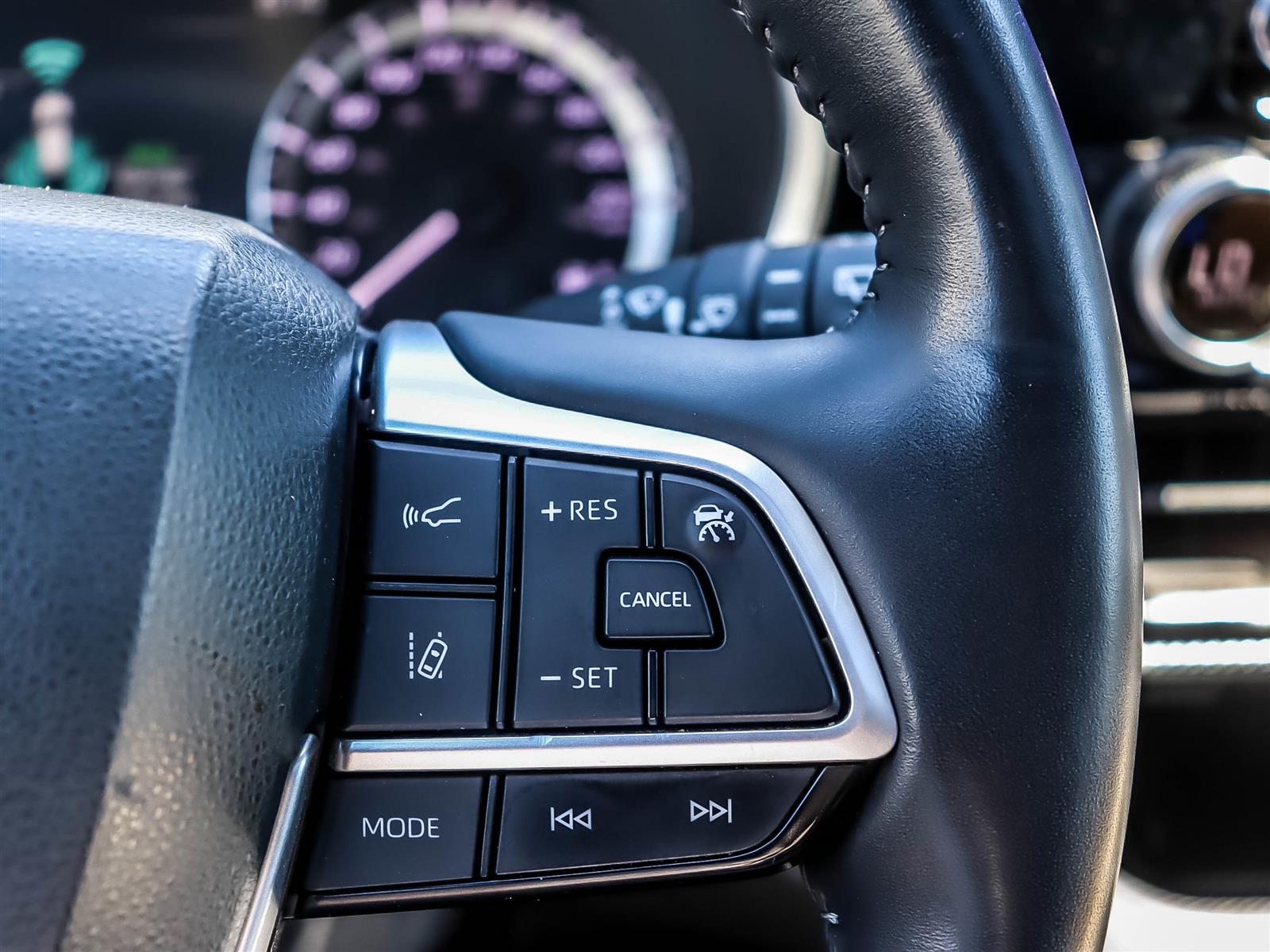 2023 Toyota Highlander XSE - Thumbnail 33