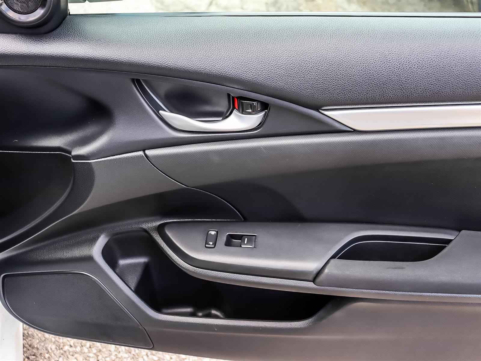2018 Honda Civic SE - Thumbnail 13