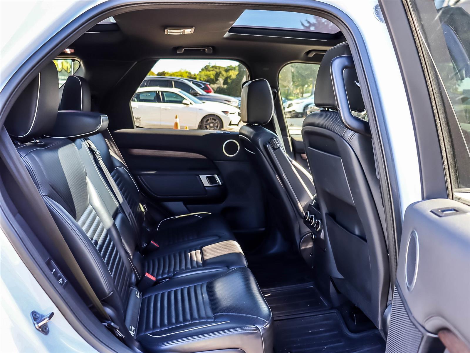 2019 Land Rover Discovery HSE - Thumbnail 17