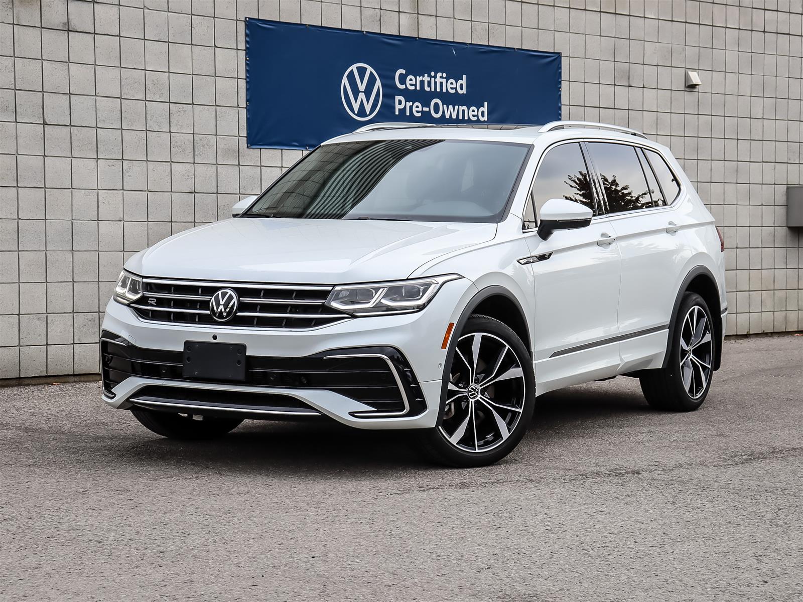 2024 Volkswagen Tiguan Highline R-Line 2.0T 8sp at w/Tip 4M - Main View