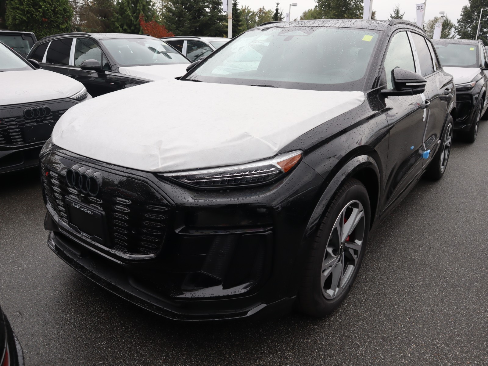 2027 Audi SQ8 quattro Technik - Main View