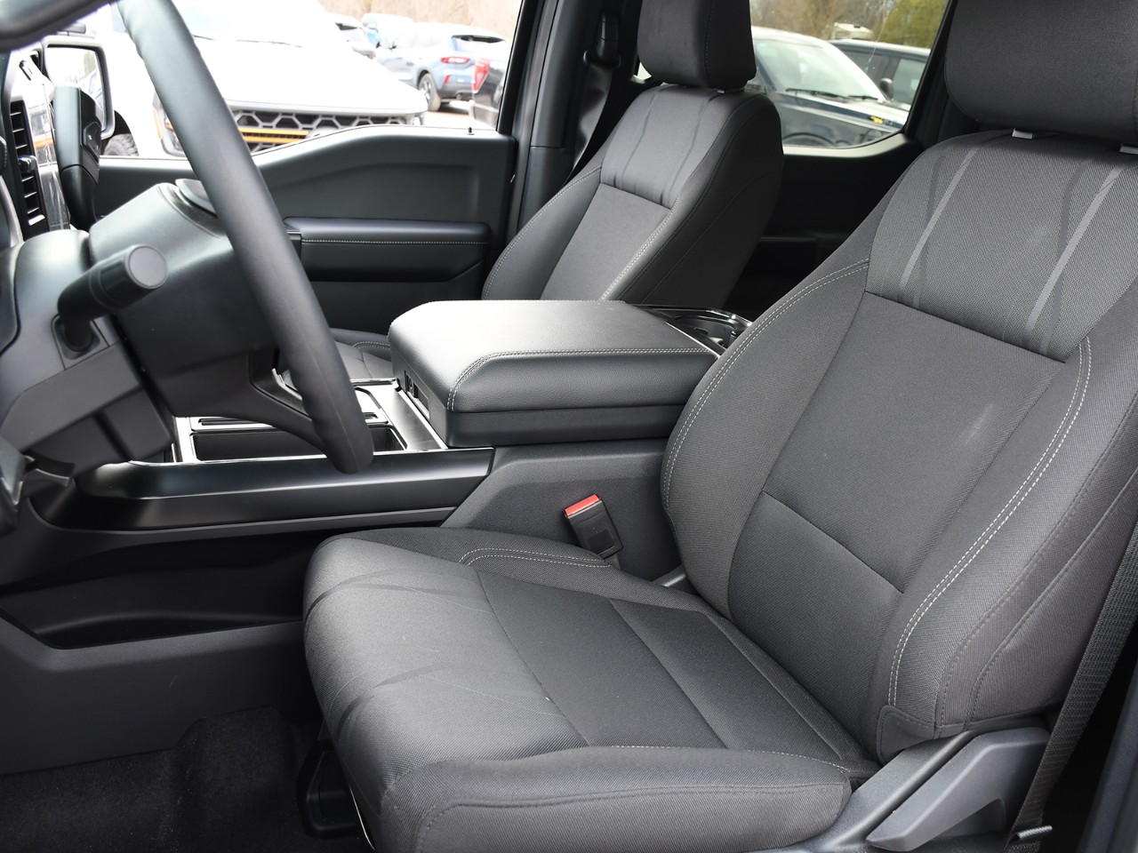 2026 Ford F-150 STX 4WD SuperCrew 5.5' Box - Thumbnail 11