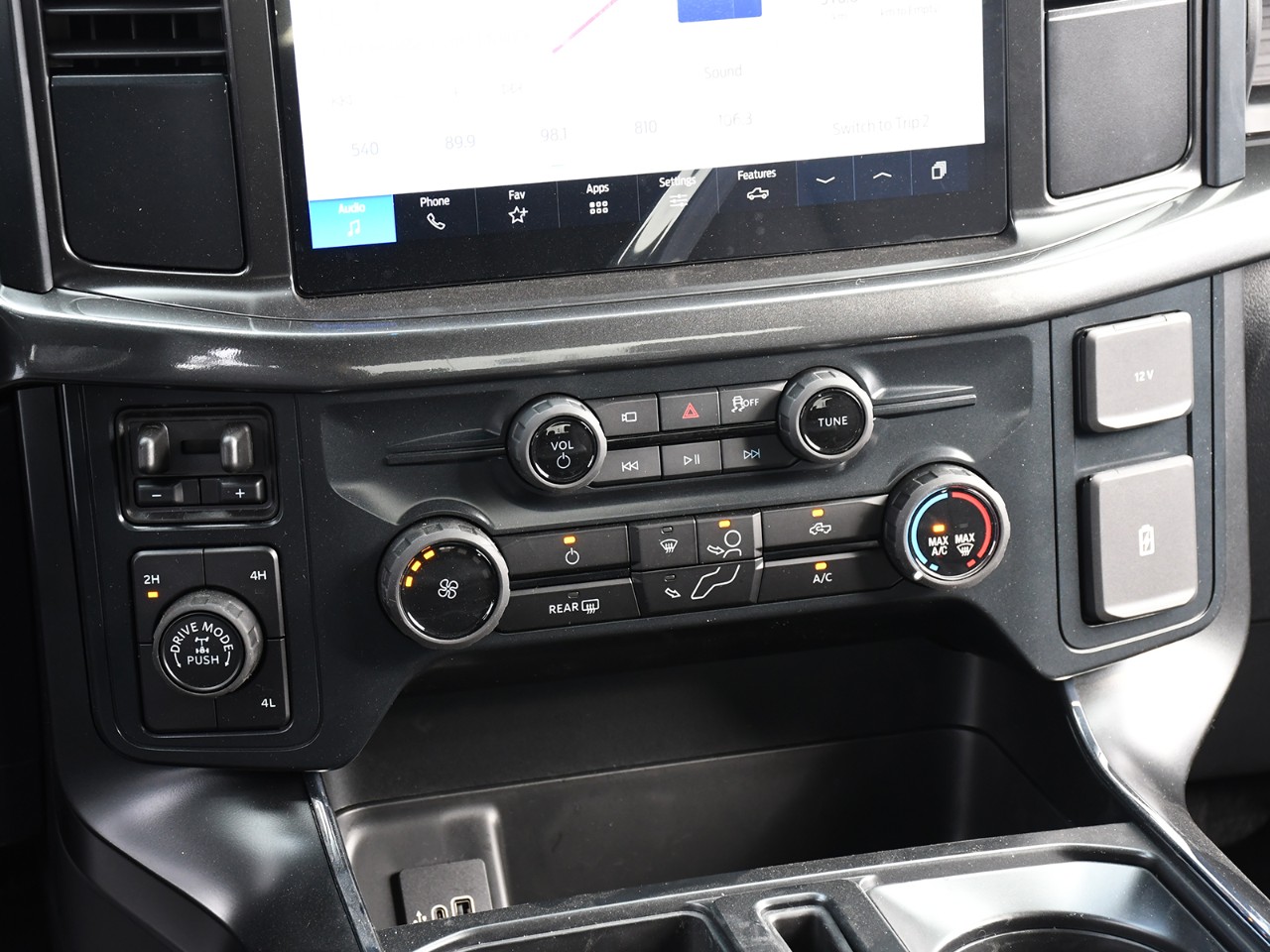 2026 Ford F-150 STX 4WD SuperCrew 5.5' Box - Thumbnail 16