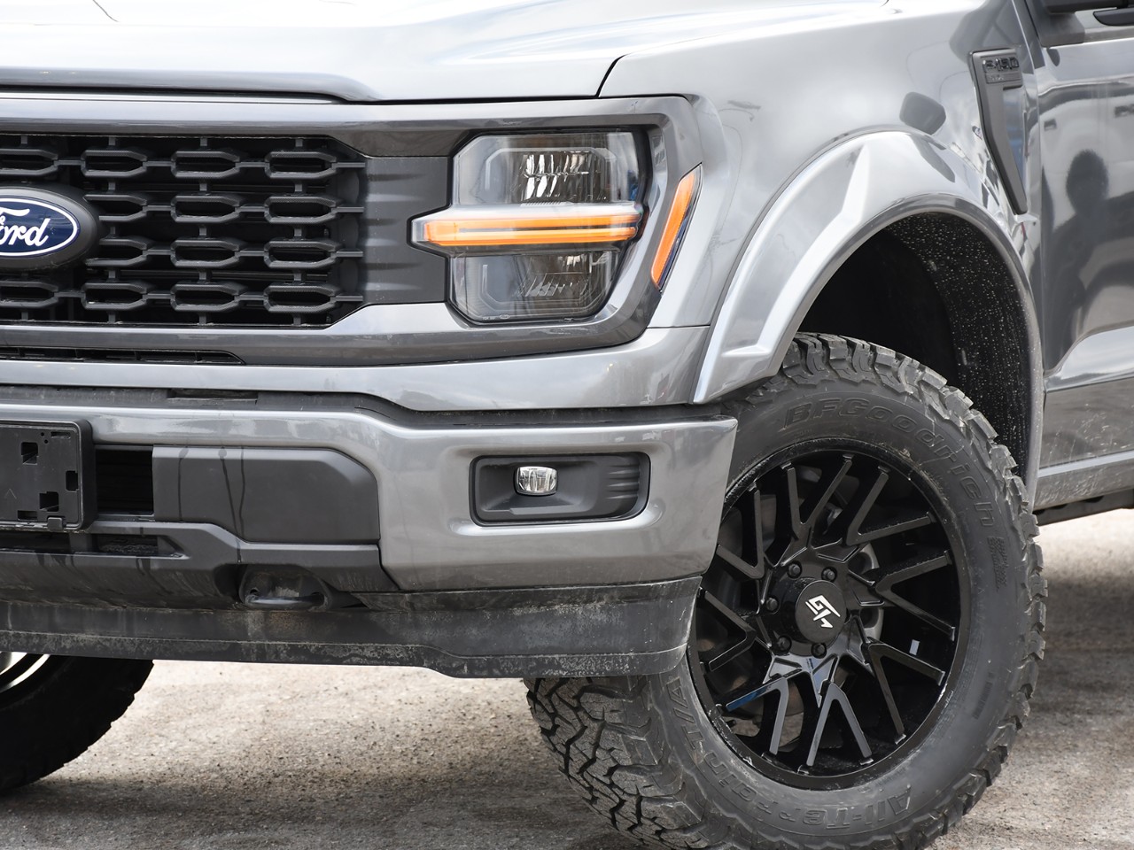 2026 Ford F-150 STX 4WD SuperCrew 5.5' Box - Thumbnail 2