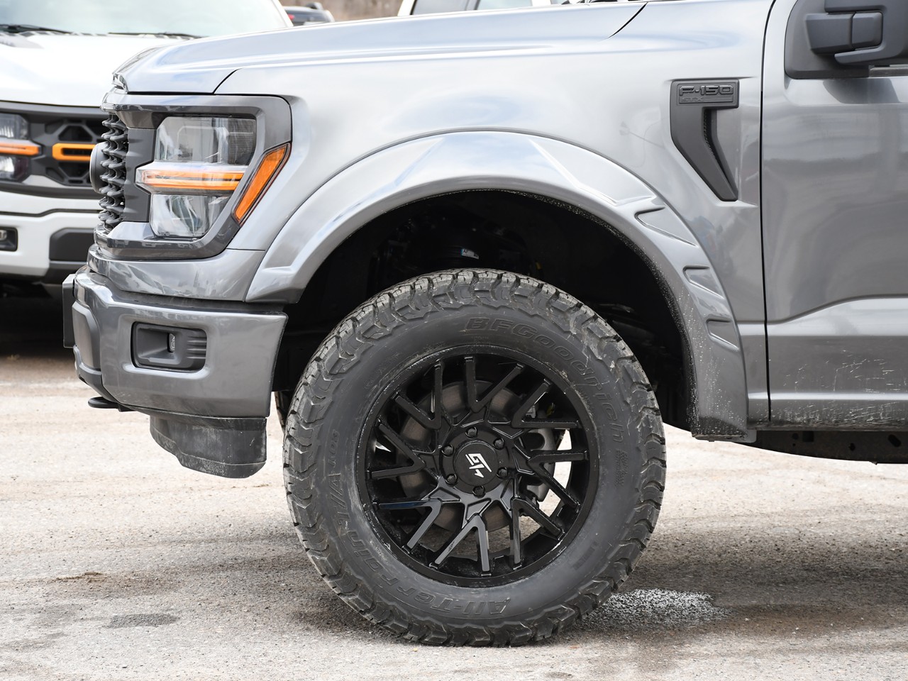 2026 Ford F-150 STX 4WD SuperCrew 5.5' Box - Thumbnail 4