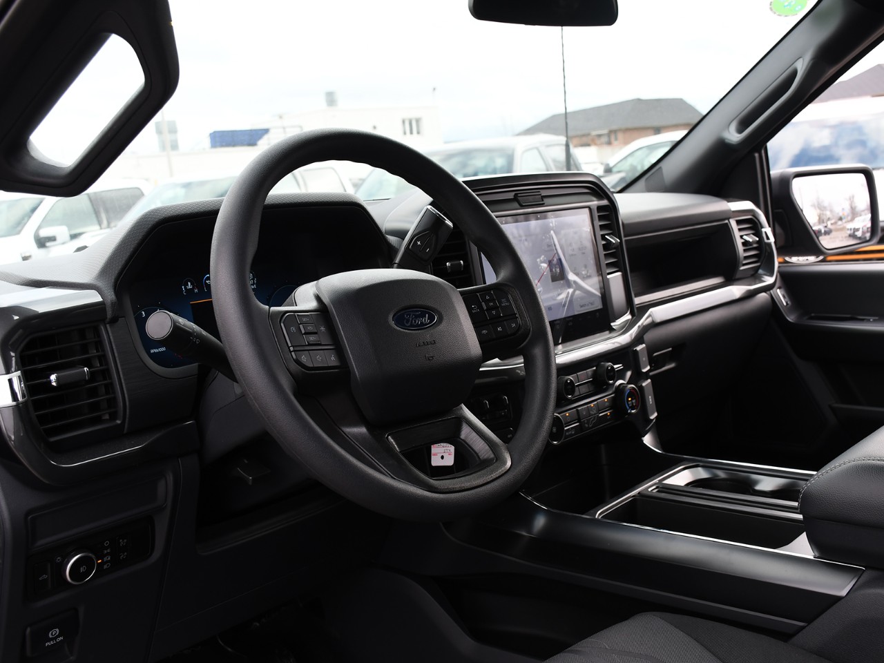 2026 Ford F-150 STX 4WD SuperCrew 5.5' Box - Thumbnail 8