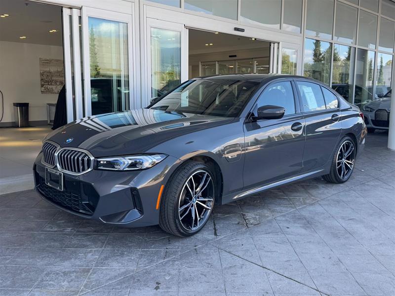 2023 BMW 330e xDrive Sedan - Thumbnail 3