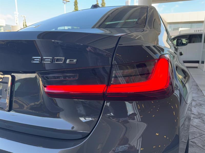 2023 BMW 330e xDrive Sedan - Thumbnail 9