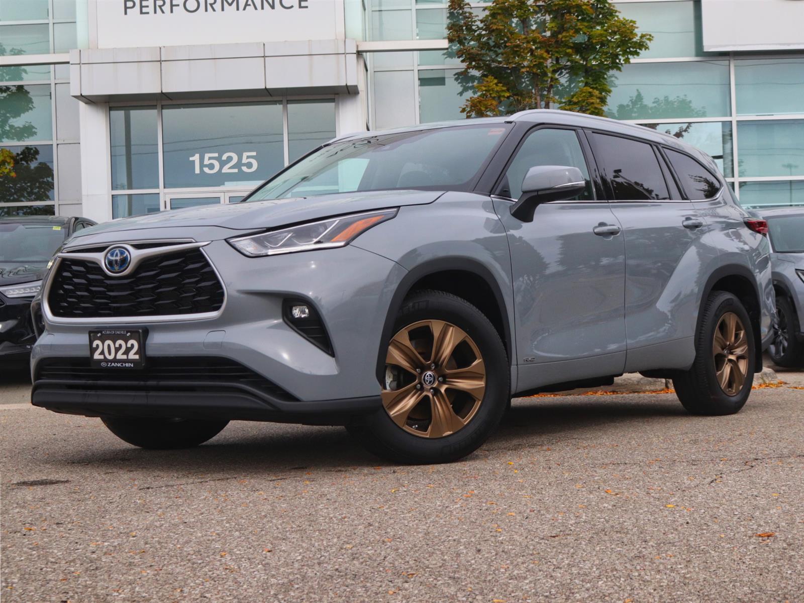  2022 Toyota Highlander Hybrid Bronze Edition AWD   
