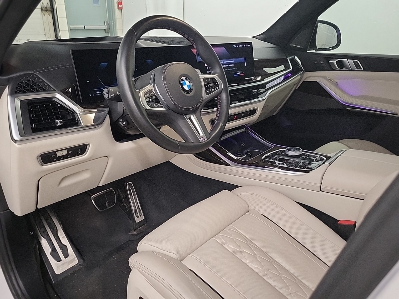 Preowned BMW X7, 4 doors, Alpine white, North York