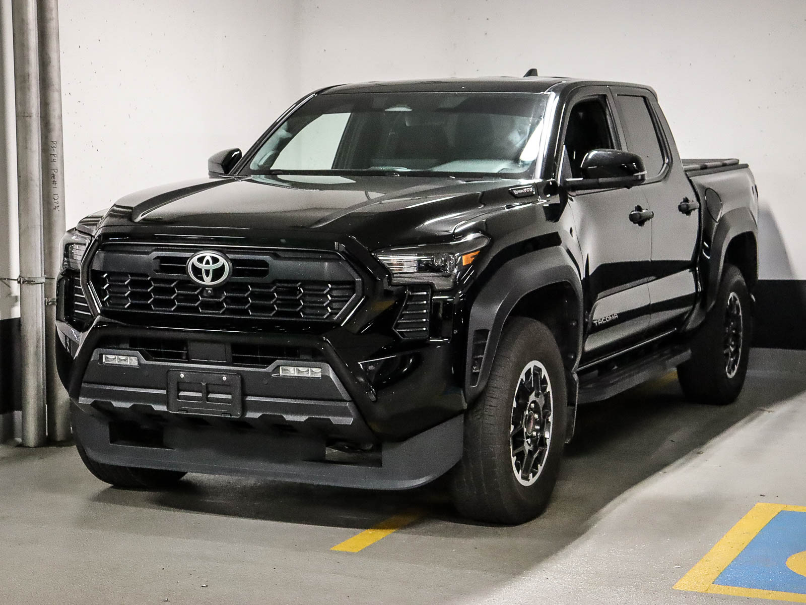 2025 Toyota Tacoma 4x4 Double Cab Auto SB Hybrid - Main View