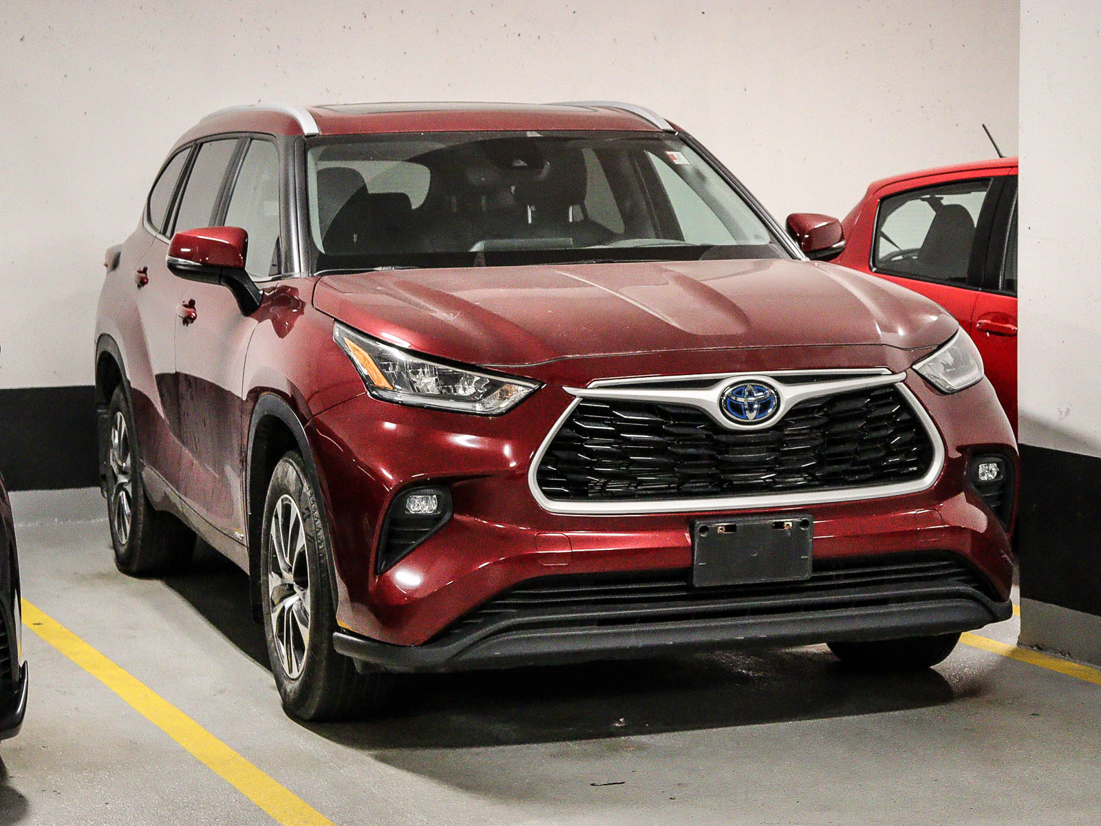 2024 Toyota Highlander Hybrid XLE AWD - Main View