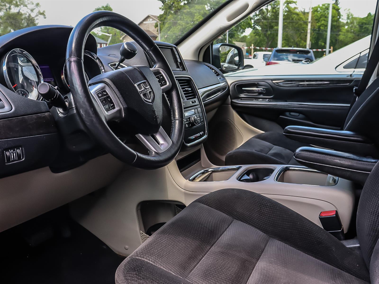 used 2016 Dodge Grand Caravan car