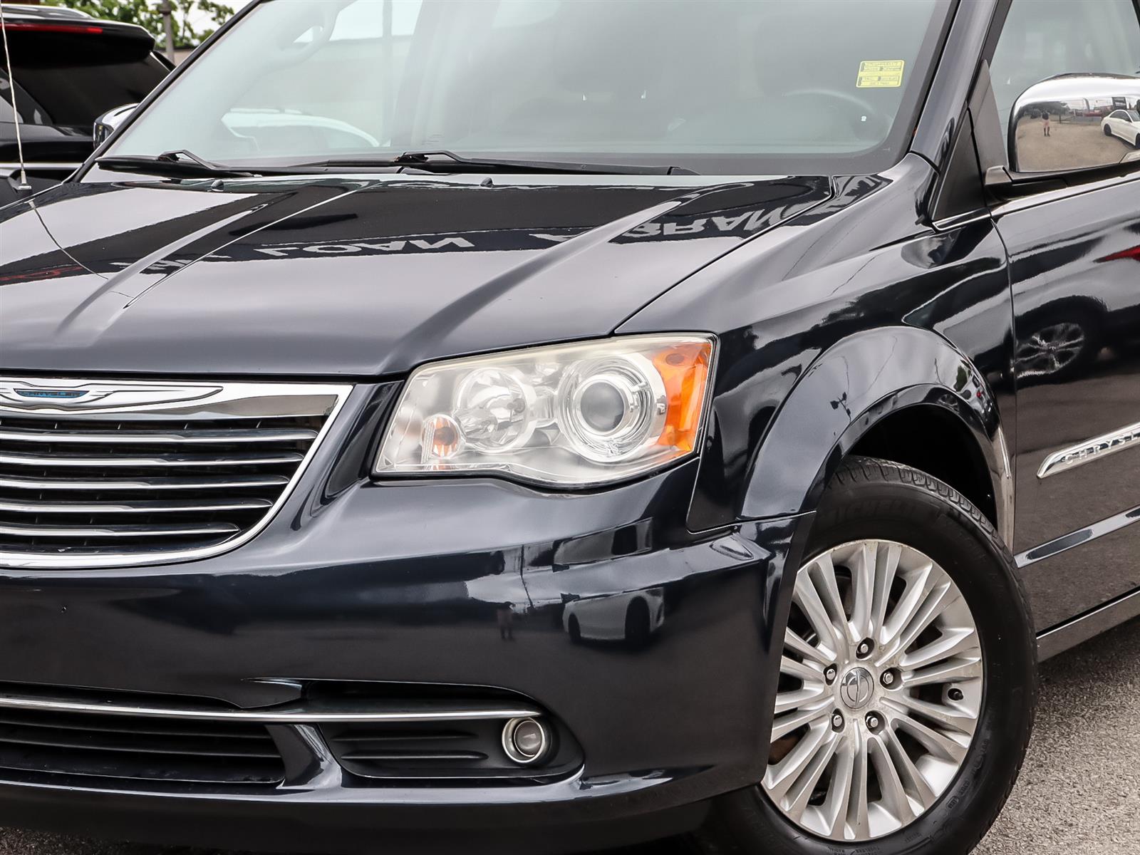 used 2014 Chrysler Town and Country car