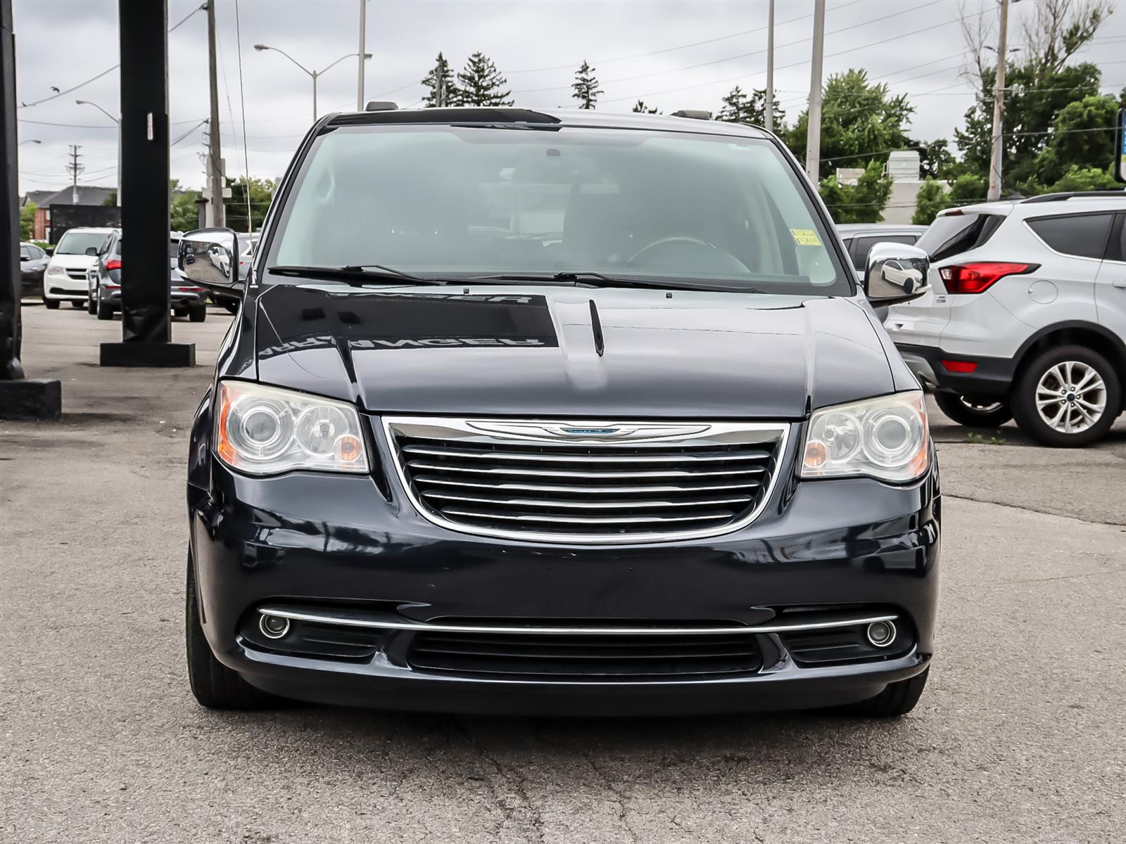 used 2014 Chrysler Town and Country car