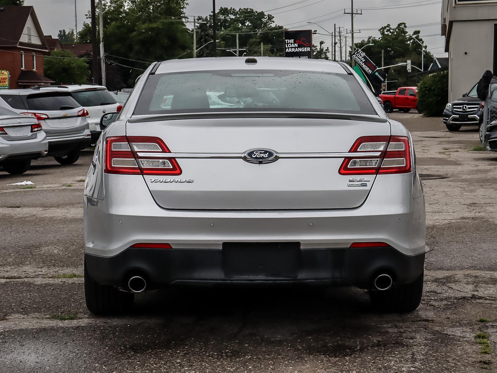 used 2013 Ford Taurus car