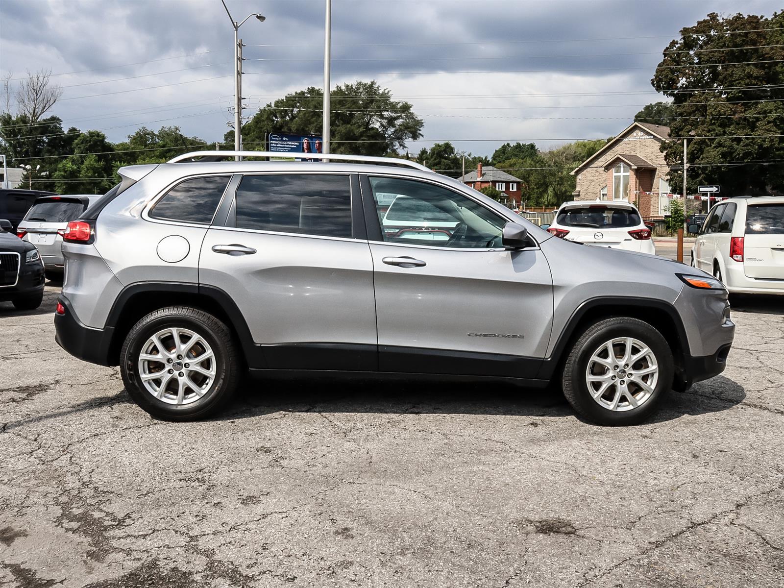 used 2015 Jeep Cherokee car