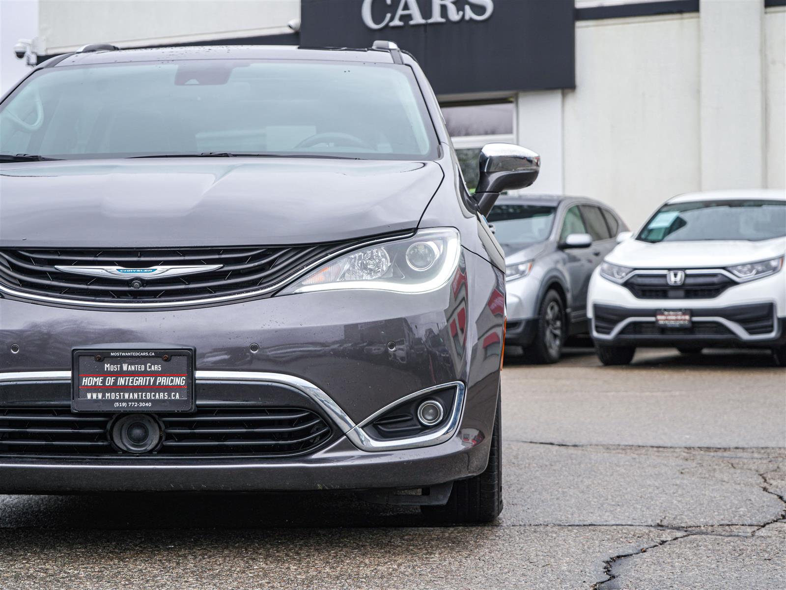 used 2018 Chrysler Pacifica Hybrid car, priced at $33,495