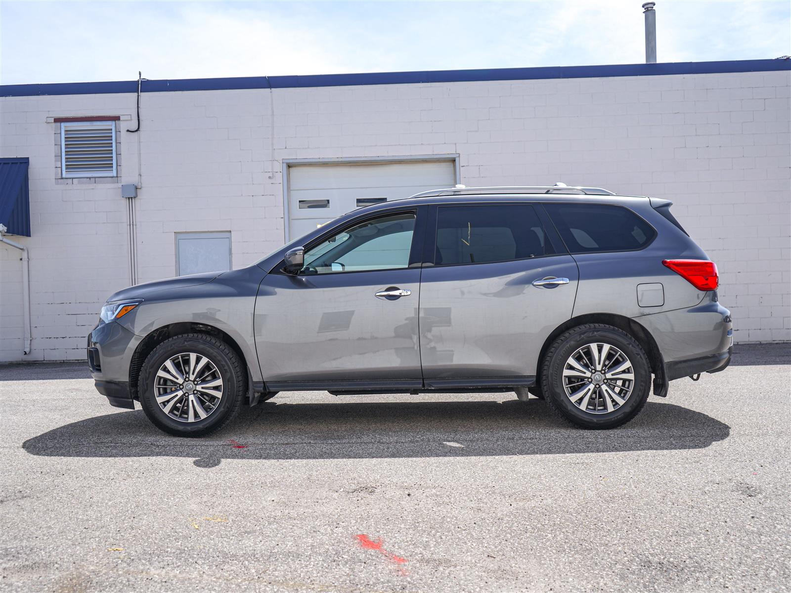 used 2020 Nissan Pathfinder car, priced at $32,462