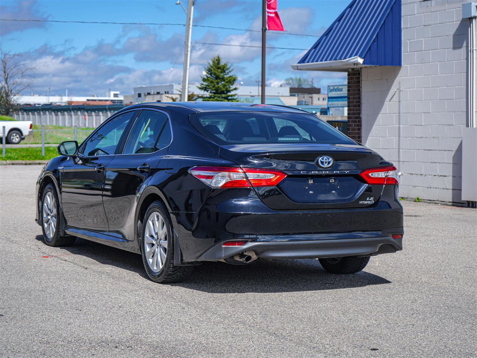 used 2018 Toyota Camry car, priced at $25,492