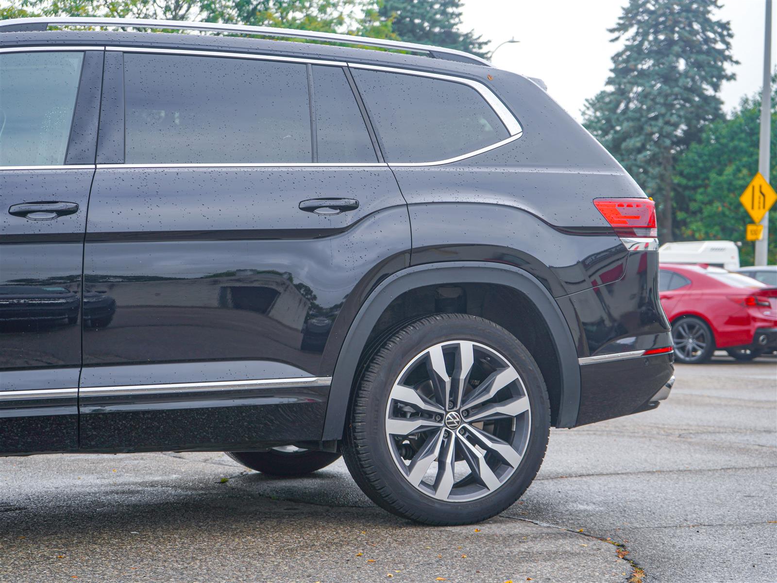 used 2022 Volkswagen Atlas car, priced at $40,991