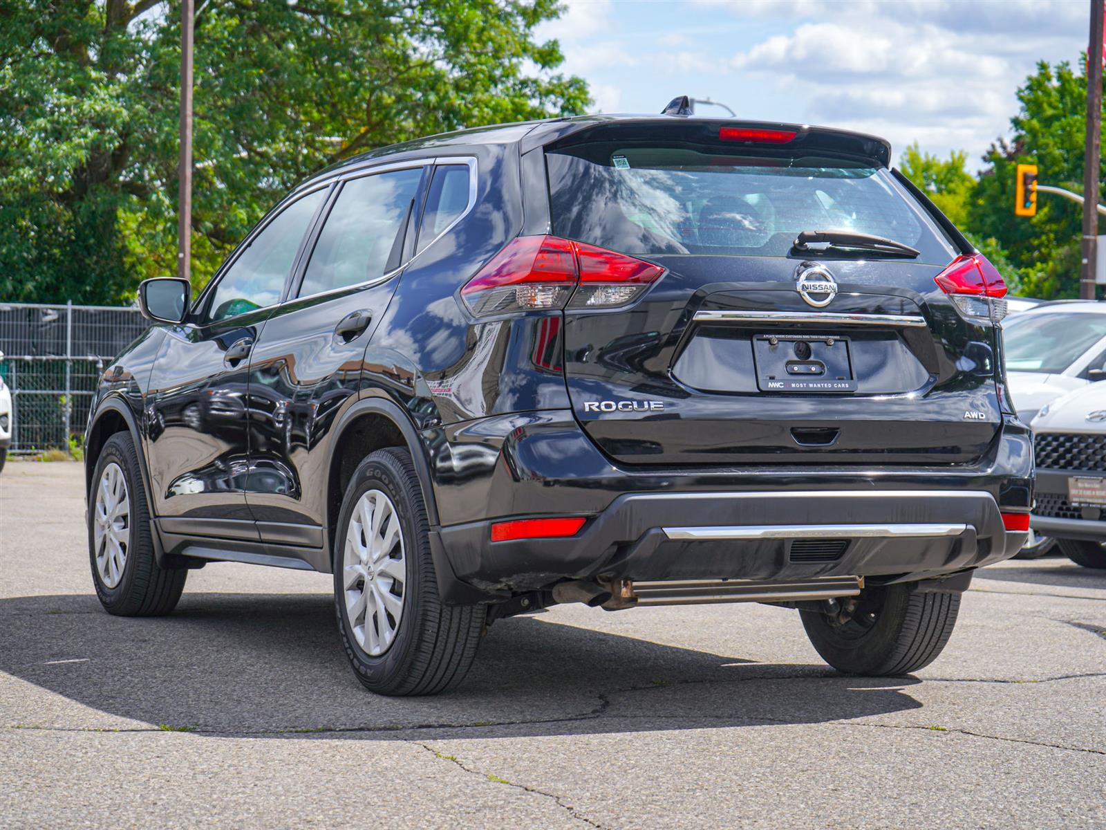 used 2019 Nissan Rogue car, priced at $17,882