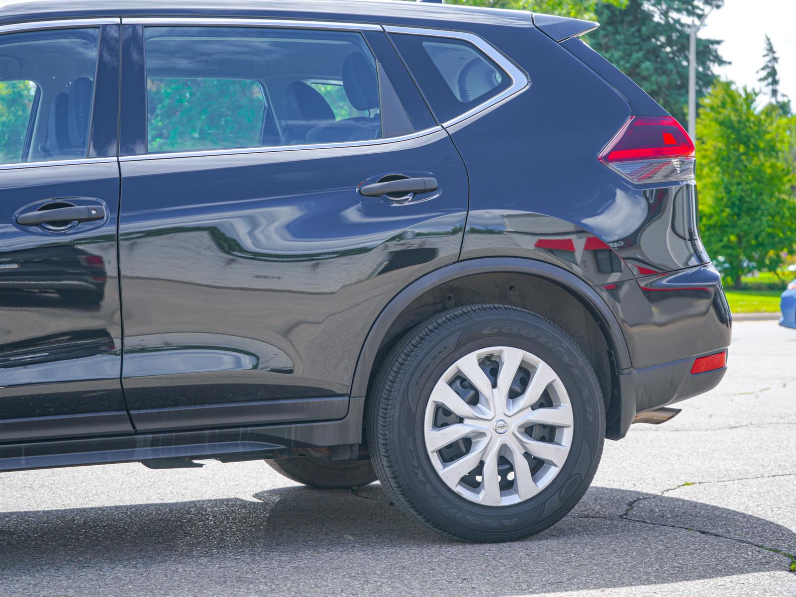 used 2019 Nissan Rogue car, priced at $17,882