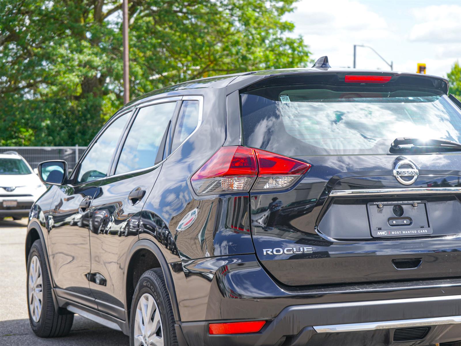 used 2019 Nissan Rogue car, priced at $17,882