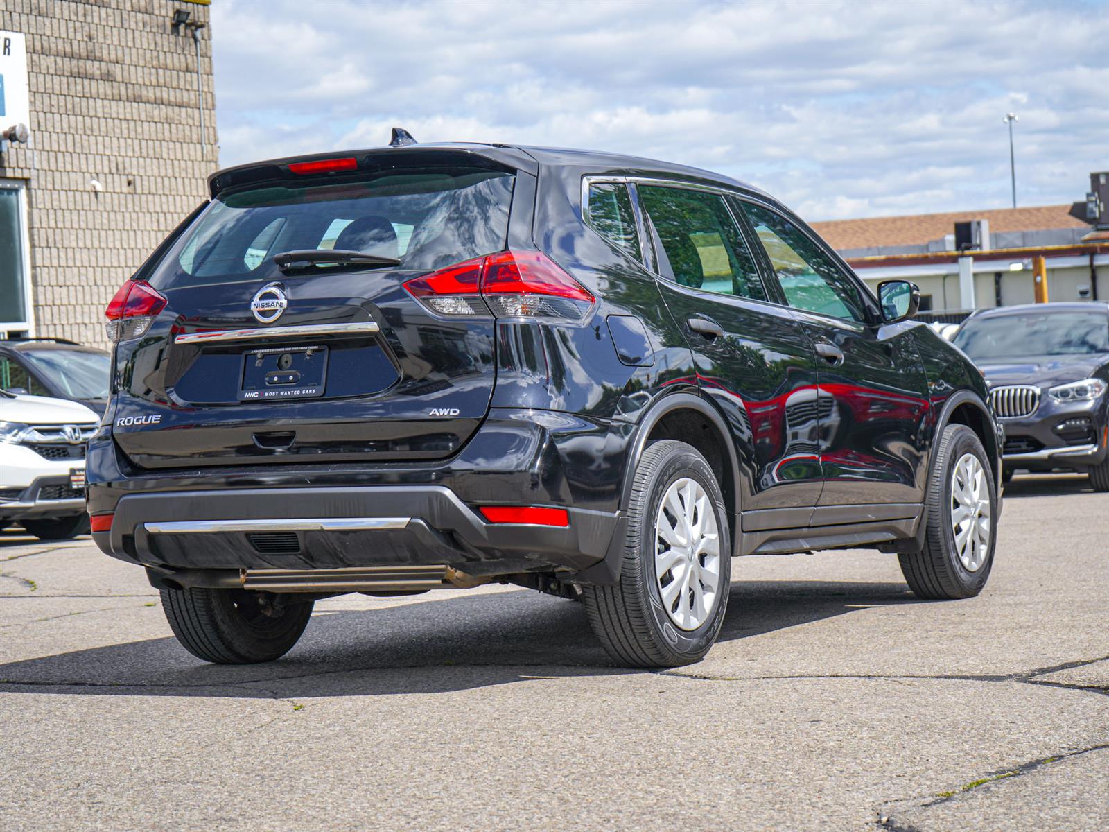 used 2019 Nissan Rogue car, priced at $17,882