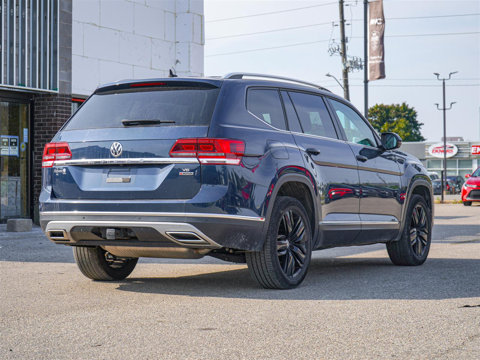 used 2018 Volkswagen Atlas car, priced at $30,792